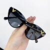 343166639_3353225348222805_7603375019295105879_n Lentes De Sol Retro De lujo con forma De V