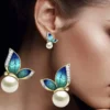Aretes Modernos de Mariposa Pintada al Óleo