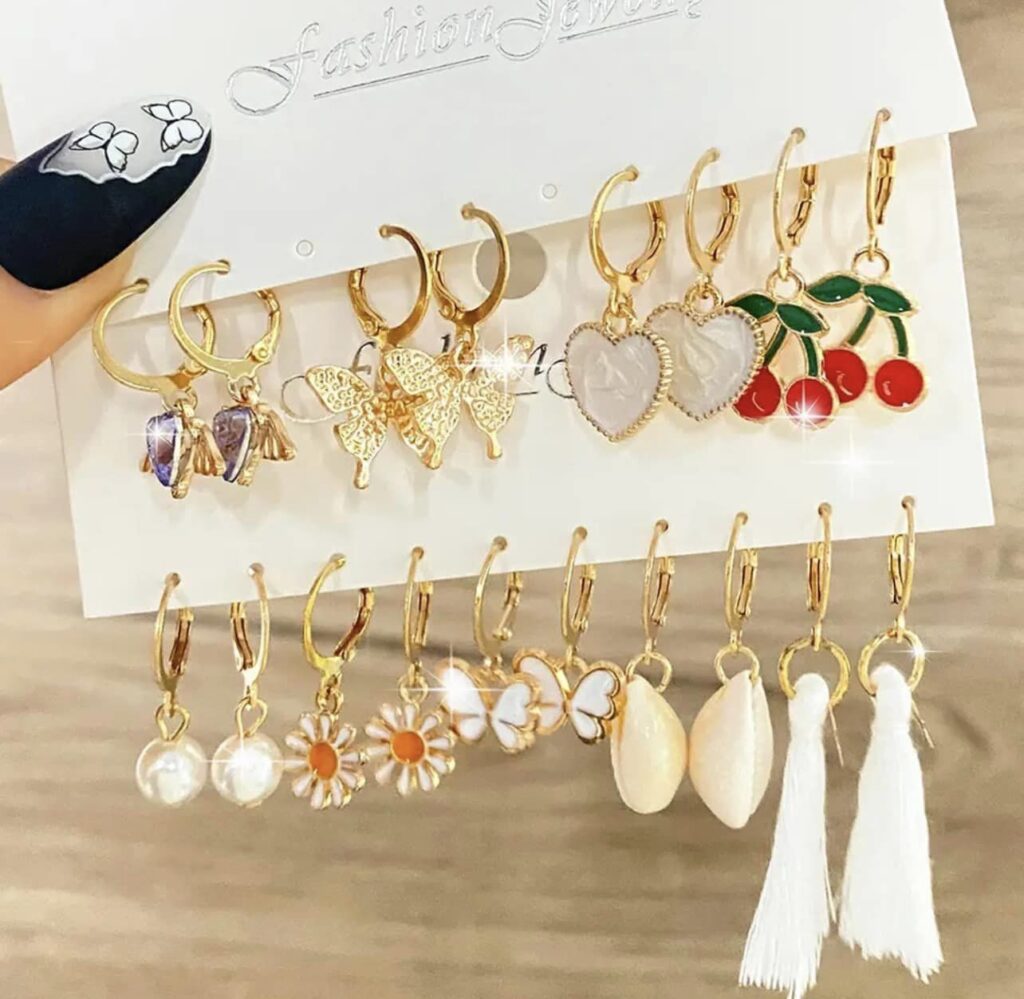 Set de aretes de varios diseños