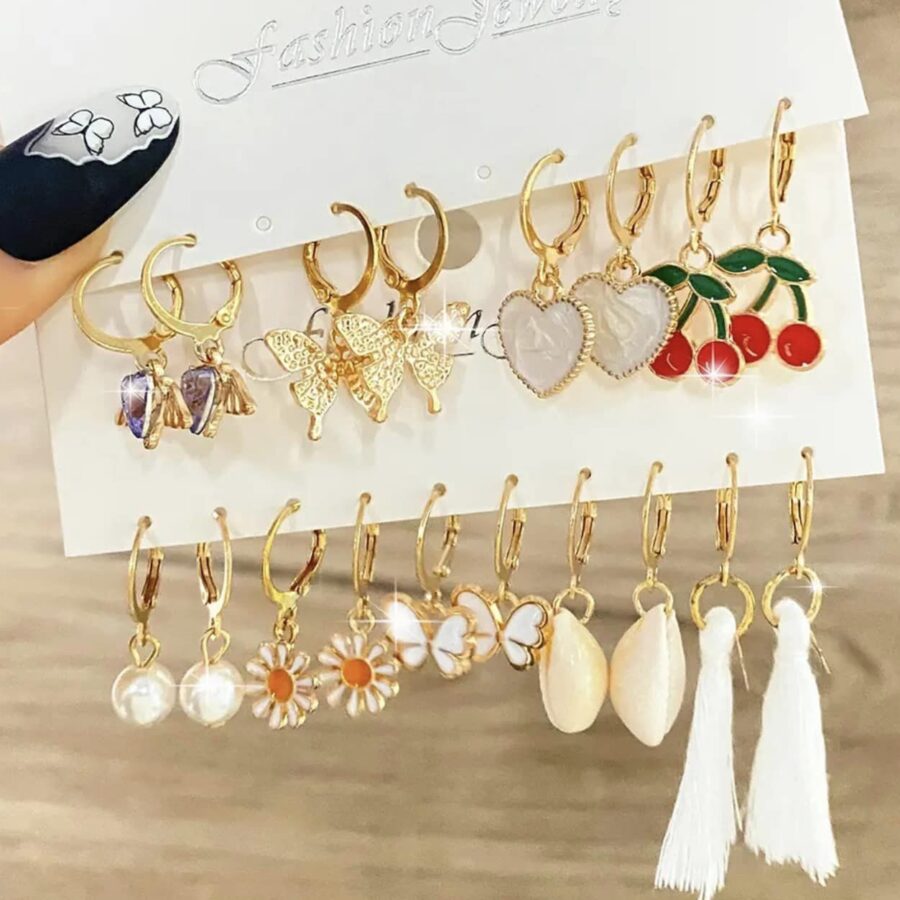 Set de aretes de varios diseños
