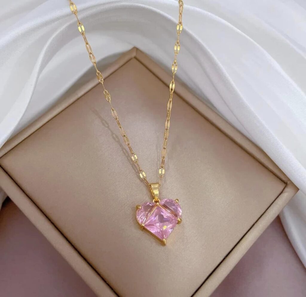 Collar de corazón Rosa. - Imagen 2